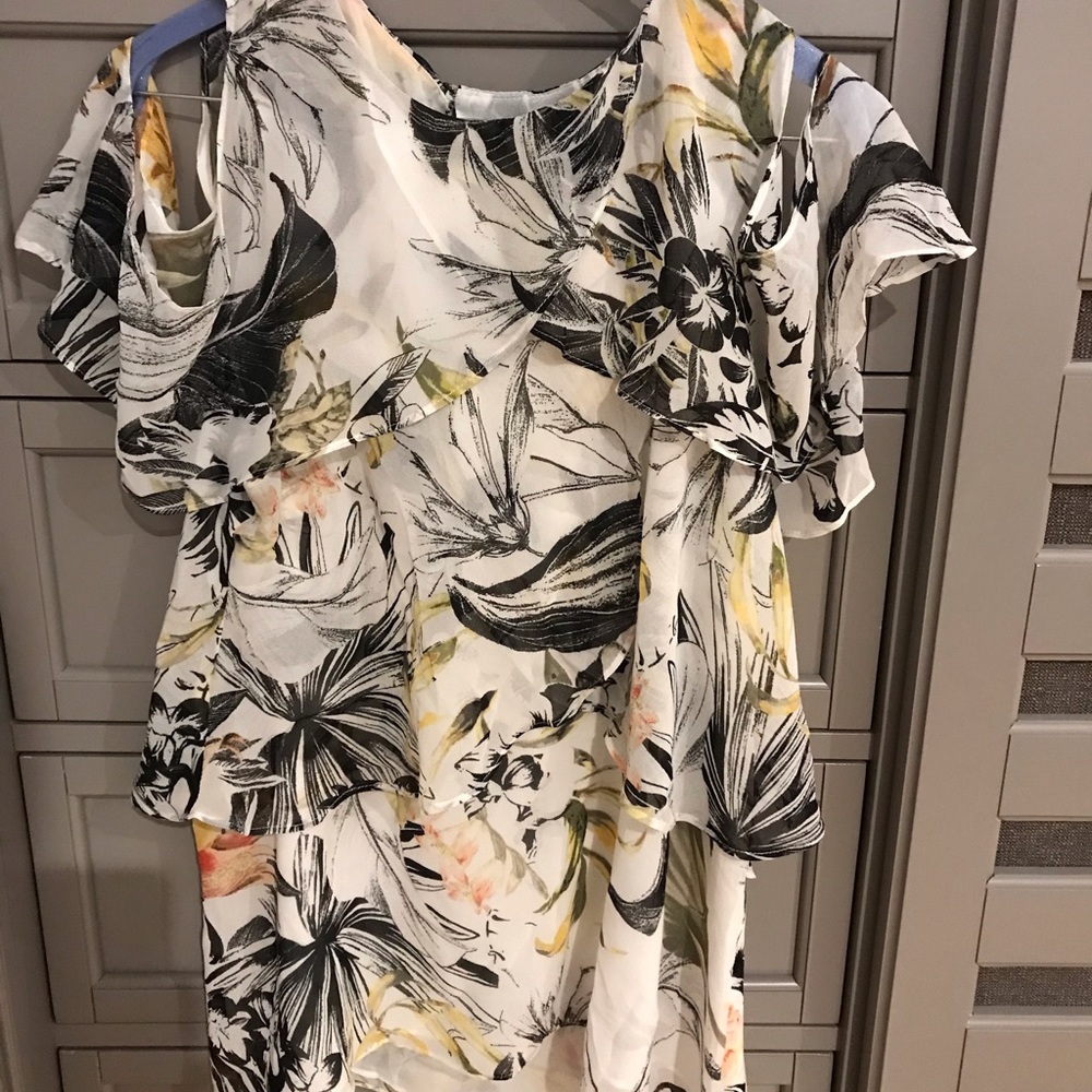 White House Black Market NWT Women’s Layered Blouse.  Medium multi colors